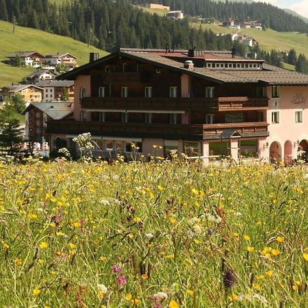 Hotel Garni Laerchenhof เลคอัมอาร์ลแบร์ก ภายนอก รูปภาพ