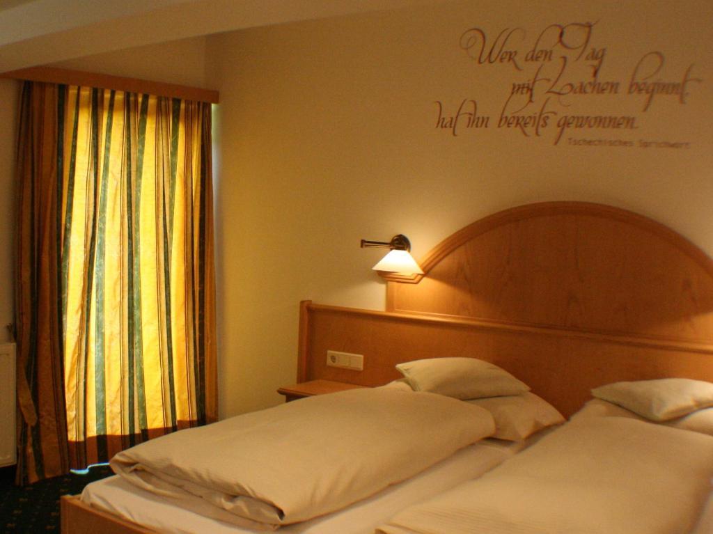 Hotel Garni Laerchenhof เลคอัมอาร์ลแบร์ก ห้อง รูปภาพ