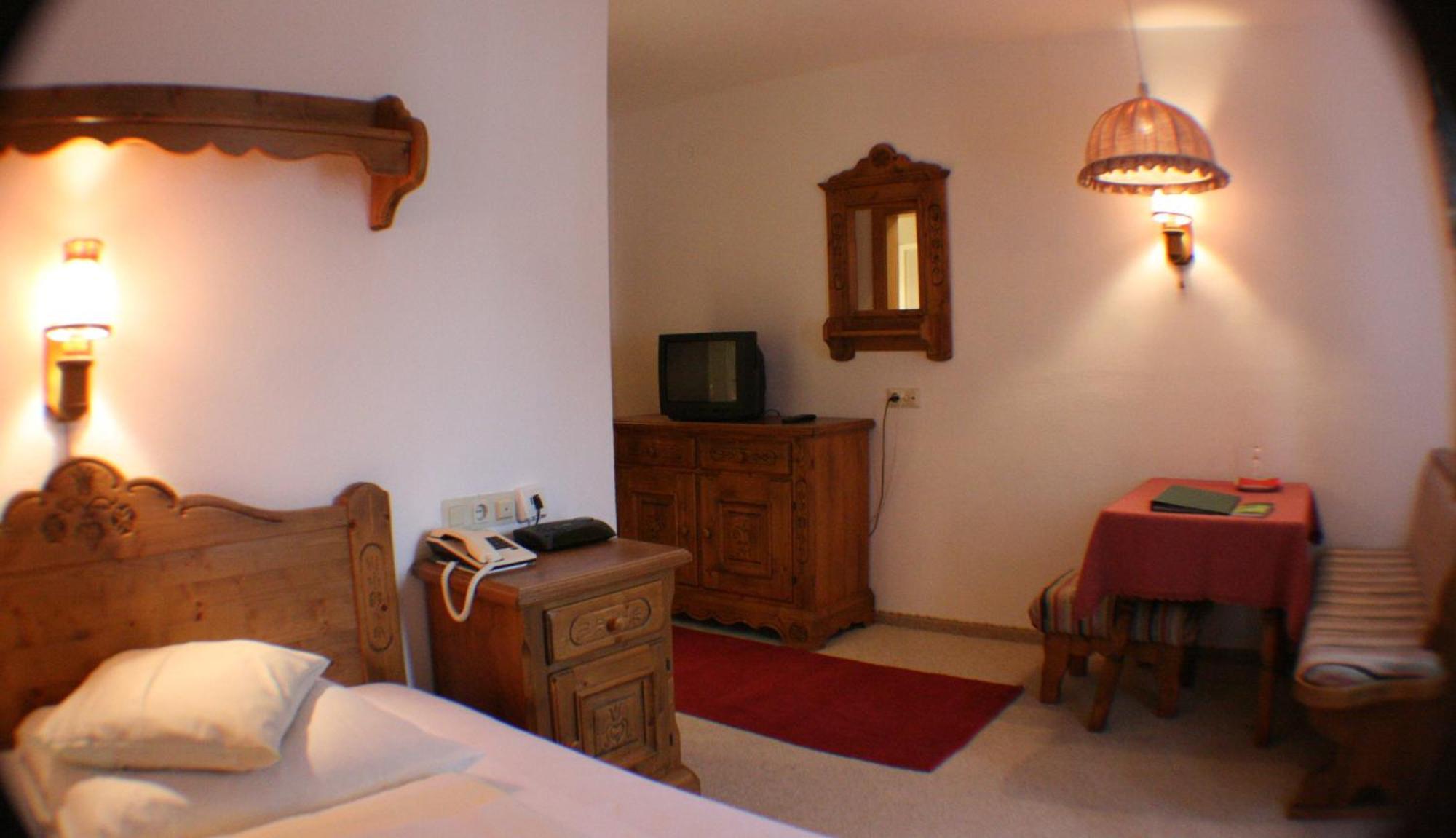 Hotel Garni Laerchenhof เลคอัมอาร์ลแบร์ก ภายนอก รูปภาพ