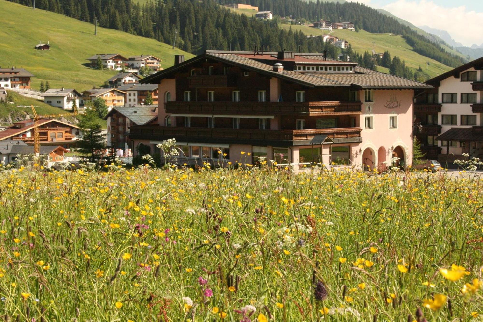 Hotel Garni Laerchenhof เลคอัมอาร์ลแบร์ก ภายนอก รูปภาพ