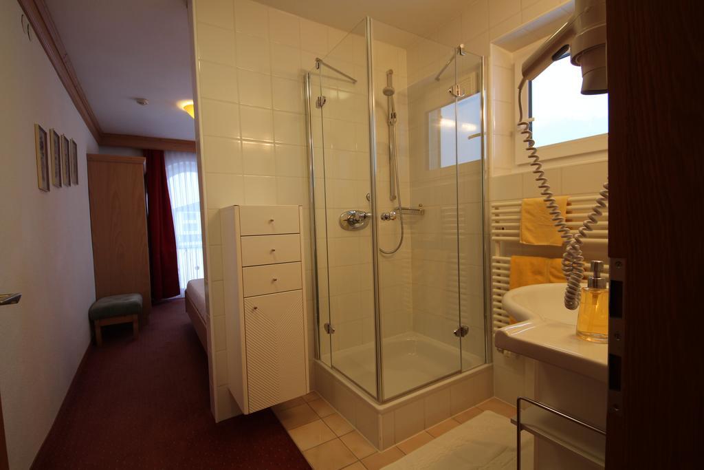 Hotel Garni Laerchenhof เลคอัมอาร์ลแบร์ก ภายนอก รูปภาพ