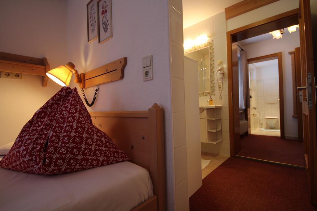 Hotel Garni Laerchenhof เลคอัมอาร์ลแบร์ก ภายนอก รูปภาพ
