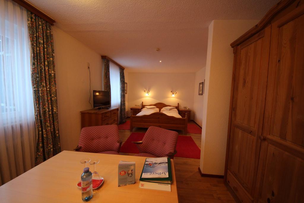 Hotel Garni Laerchenhof เลคอัมอาร์ลแบร์ก ภายนอก รูปภาพ
