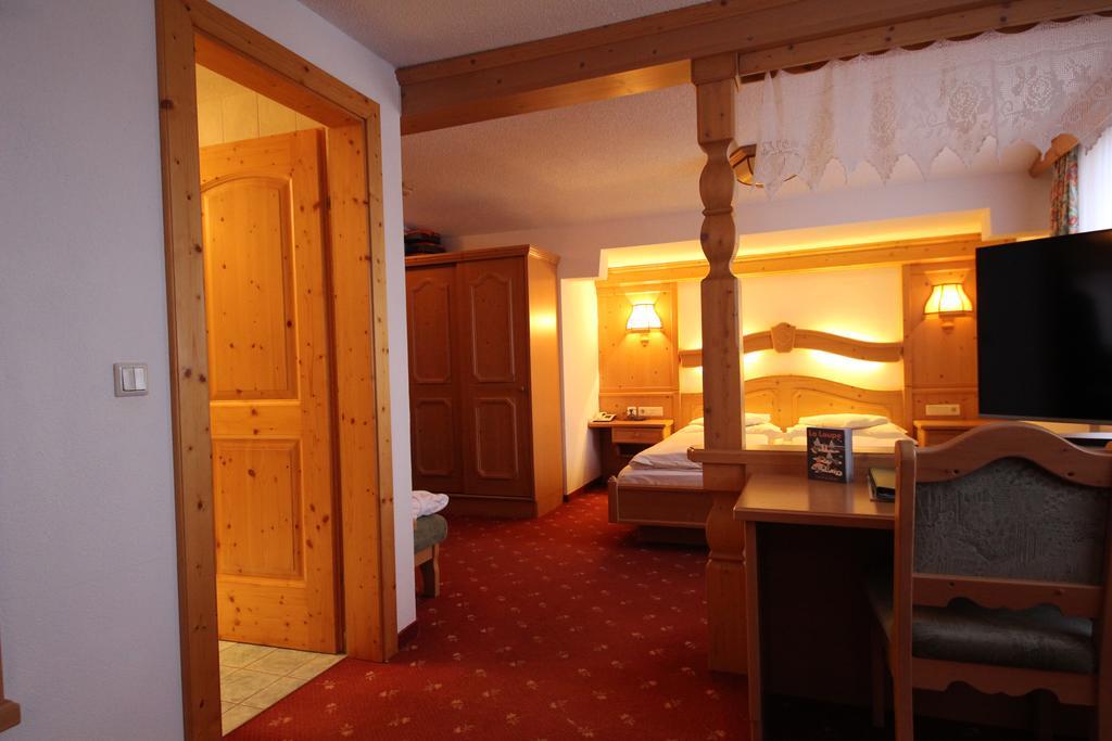 Hotel Garni Laerchenhof เลคอัมอาร์ลแบร์ก ภายนอก รูปภาพ