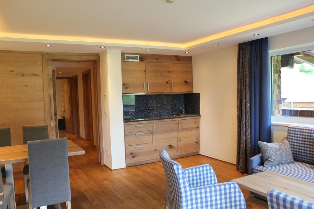 Hotel Garni Laerchenhof เลคอัมอาร์ลแบร์ก ห้อง รูปภาพ