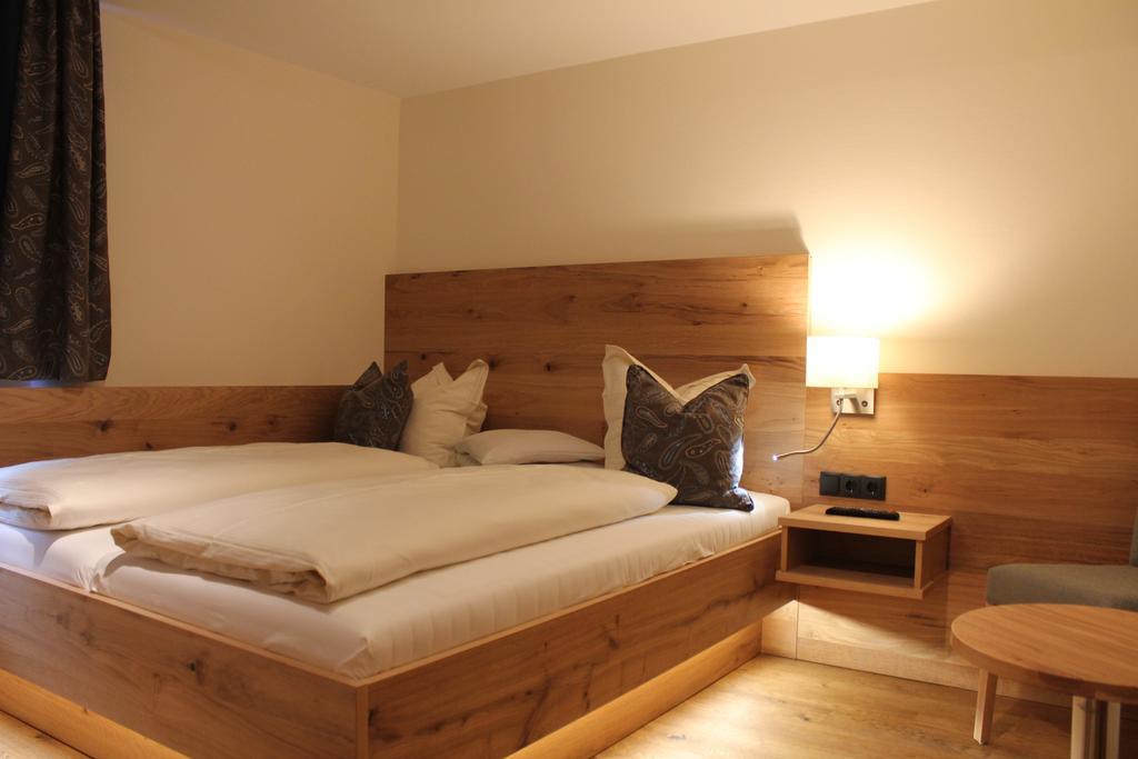 Hotel Garni Laerchenhof เลคอัมอาร์ลแบร์ก ห้อง รูปภาพ