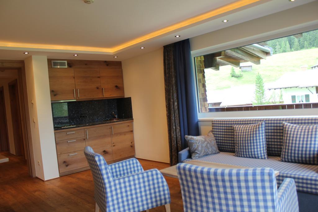 Hotel Garni Laerchenhof เลคอัมอาร์ลแบร์ก ห้อง รูปภาพ